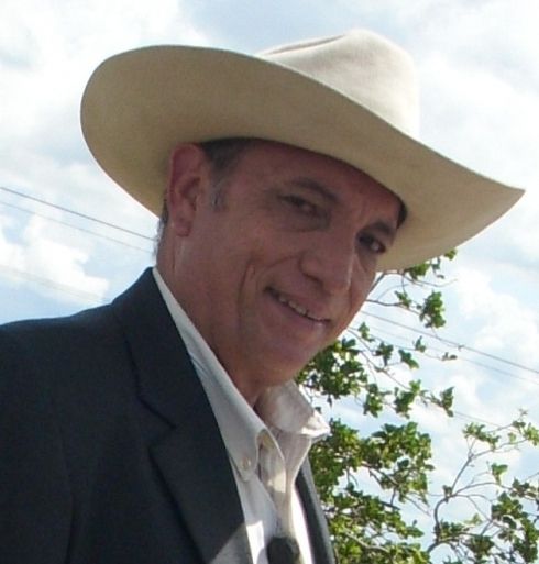 Luis Fernando Velasquez Salazar